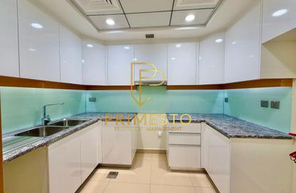 شقة - 3 غرف نوم - 4 حمامات للايجار في يونايتد سكوير - الخالدية - أبوظبي شقة - 3 غرف نوم - 4 حمامات للايجار في يونايتد سكوير - الخالدية - أبوظبي
