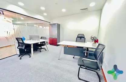 Co-working space - Studio - 4 Bathrooms for rent in Twin Tower - Baniyas Road - Deira - Dubai