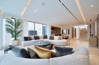 Villa - 5 Bedrooms - 6 Bathrooms for sale in Garden Homes Frond O - Garden Homes - Palm Jumeirah - Dubai Villa - 5 Bedrooms - 6 Bathrooms for sale in Garden Homes Frond O - Garden Homes - Palm Jumeirah - Dubai
