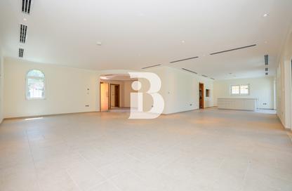 Villa - 5 Bedrooms - 5 Bathrooms for rent in District 1 - Jumeirah Park - Dubai