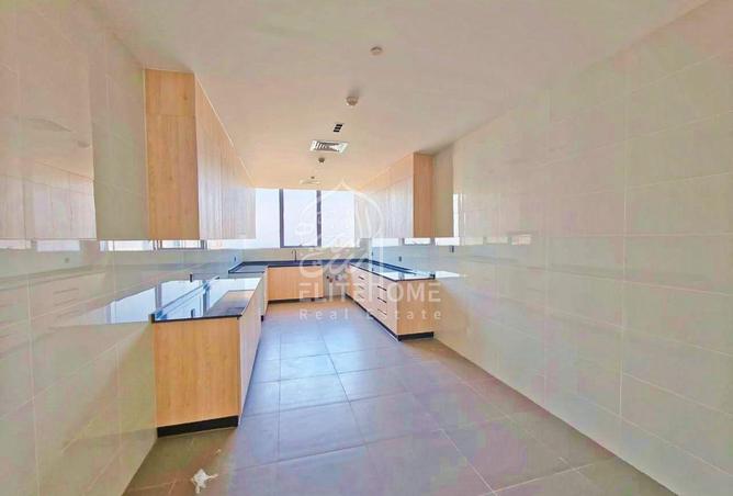 79834979 - Property Image 3