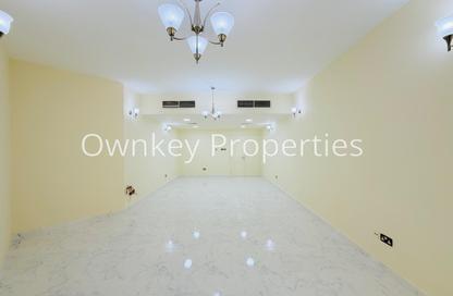 Apartment - 2 Bedrooms - 3 Bathrooms for rent in Diplomat Building - Umm Hurair 1 - Umm Hurair - Dubai