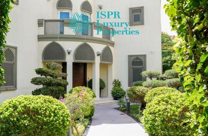 Villa - 5 Bedrooms - 6 Bathrooms for rent in District 4 - Jumeirah Park - Dubai