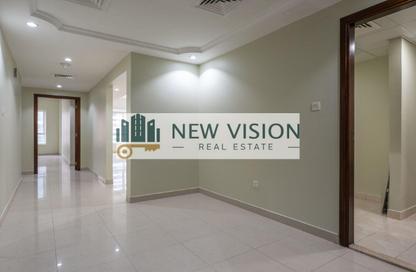Apartment - 4 Bedrooms - 5 Bathrooms for rent in Al Khan Corniche - Al Khan - Sharjah Apartment - 4 Bedrooms - 5 Bathrooms for rent in Al Khan Corniche - Al Khan - Sharjah