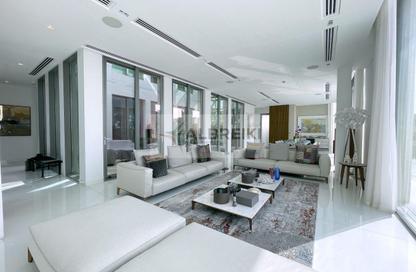 Villa - 5 Bedrooms - 7+ Bathrooms for rent in Umm Suqeim 2 Villas - Umm Suqeim 2 - Umm Suqeim - Dubai