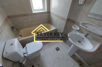 Apartment - 1 Bedroom - 2 Bathrooms for rent in Abu Shagara building - Abu shagara - Sharjah