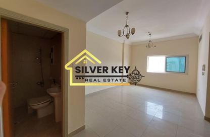 Apartment - 1 Bedroom - 2 Bathrooms for rent in Abu Shagara building - Abu shagara - Sharjah
