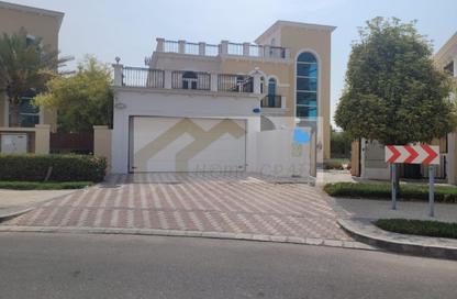 Villa - 4 Bedrooms - 5 Bathrooms for rent in District 9 - Jumeirah Park - Dubai