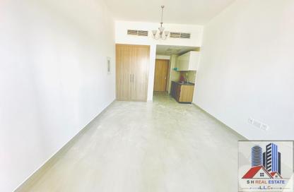 Apartment - 1 - 1 for rent in L'horizon Residence - International City Phase 2 - Al Warsan 4 - Al Warsan - Dubai