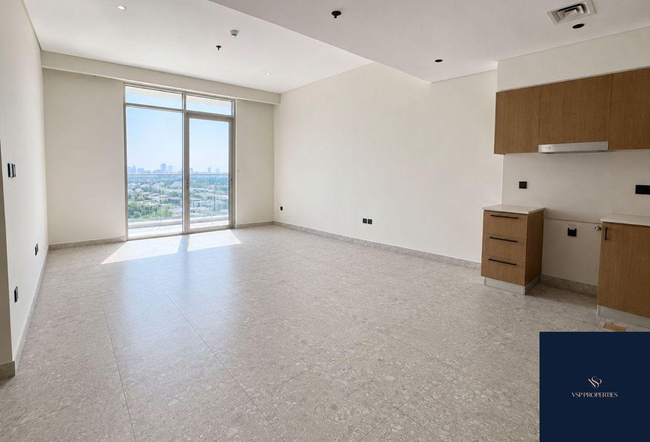 Golf Community Living, Spacious 2 BR, High Floor photo 2