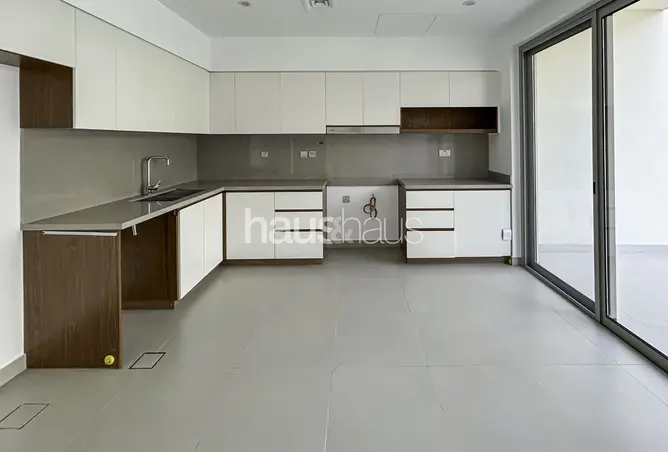 160099348 - صورة العقار 2