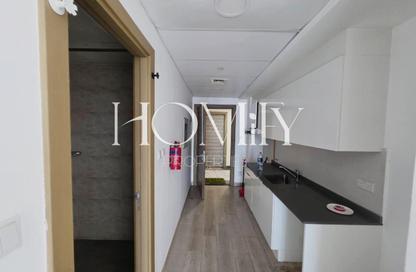 Apartment - Studio - 1 Bathroom for rent in Bloom Towers C - Bloom Towers - District 10 - Jumeirah Village Circle - Dubai Apartment - Studio - 1 Bathroom for rent in Bloom Towers C - Bloom Towers - District 10 - Jumeirah Village Circle - Dubai