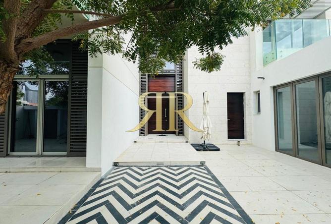 102838461 - Property Main Image