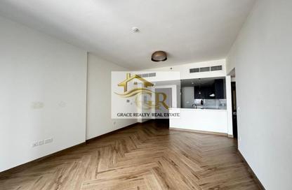 Apartment - 1 Bedroom - 2 Bathrooms for rent in 1 Residences - 2 - 1 Residences - Al Kifaf - Bur Dubai - Dubai