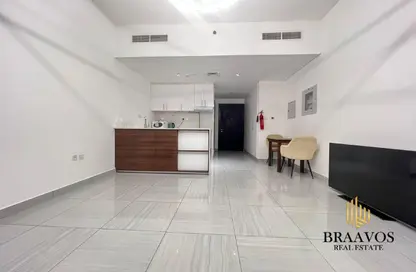 شقة - 1 حمام للبيع في برج او2 - منطقة 14 - قرية جميرا الدائرية - دبي