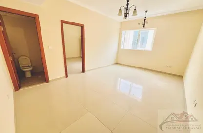 Apartment - 1 Bedroom - 2 Bathrooms for rent in Muwailih Building - Muwaileh - Sharjah