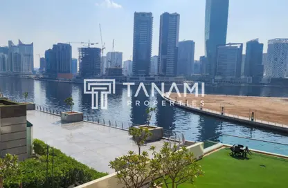 شقة - غرفة نوم - 2 حمامات للايجار في حافة الخليج - الخليج التجاري - دبي