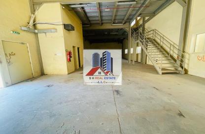 Warehouse - Studio - 1 Bathroom for rent in Al Khawaneej - Dubai