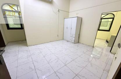 Apartment - 1 Bedroom - 1 Bathroom for rent in Al Falah Street - City Downtown - Abu Dhabi