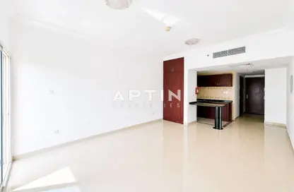 Apartment - 1 Bathroom for rent in Al Nayli Building - Dubai Silicon Oasis - Dubai
