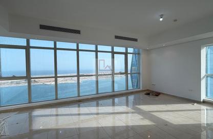 Apartment - 3 Bedrooms - 4 Bathrooms for rent in Al Sahel Tower 1 - Al Sahel Towers - Corniche Road - Abu Dhabi