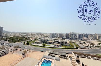 Apartment - 3 - 3 for rent in Sahara Tower - Sheikh Zayed Road - Dubai