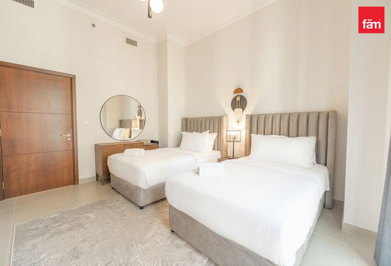 4BR + Maids | Dubai Skyline View | Huge Terrace photo 15