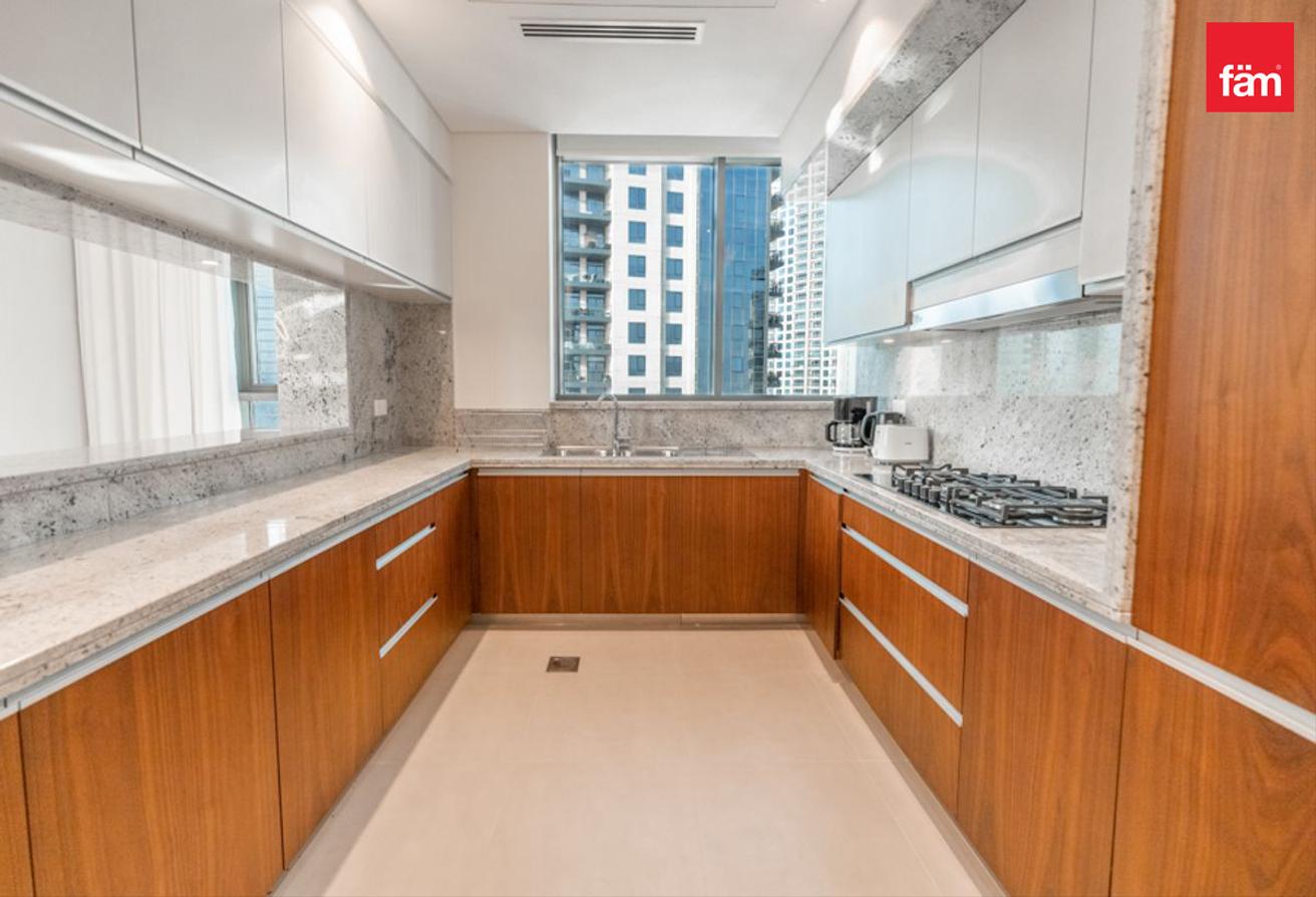 4BR + Maids | Dubai Skyline View | Huge Terrace photo 8