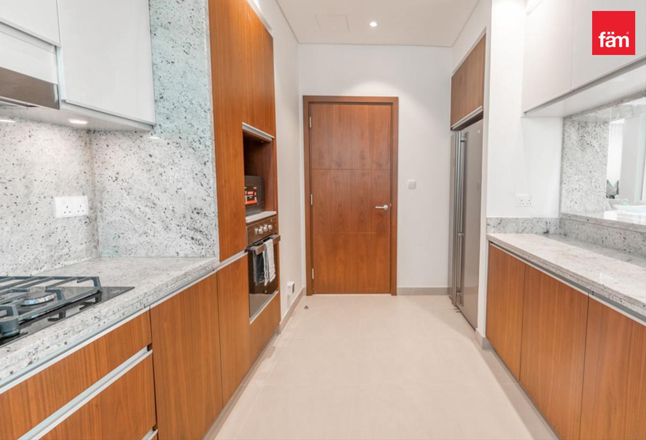 4BR + Maids | Dubai Skyline View | Huge Terrace photo 9