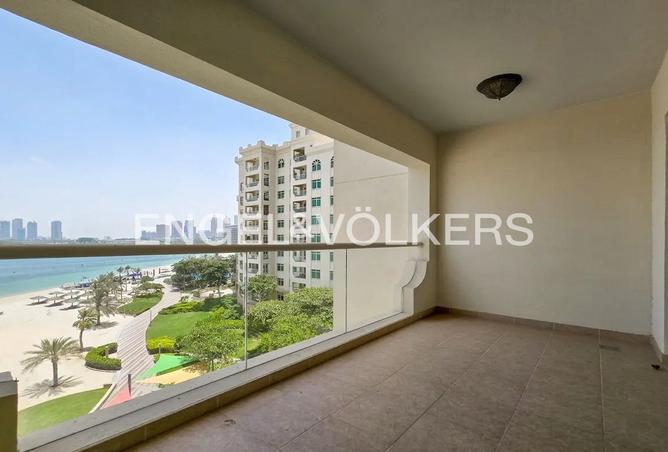 High Floor · Beach Access · Full Sea View — photo 4