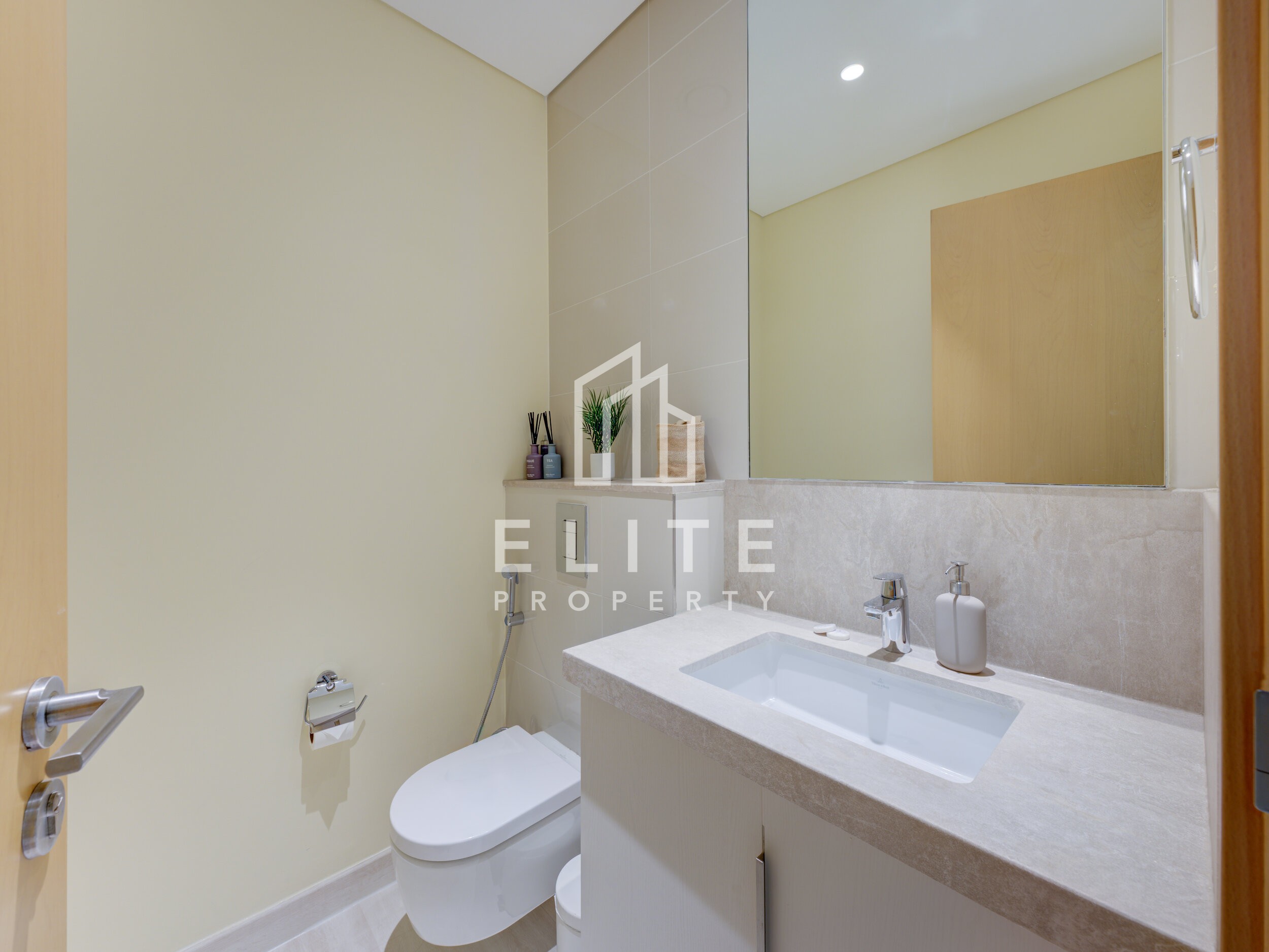 Luxury 2BR | Pool View | Direct Park Access & Mall