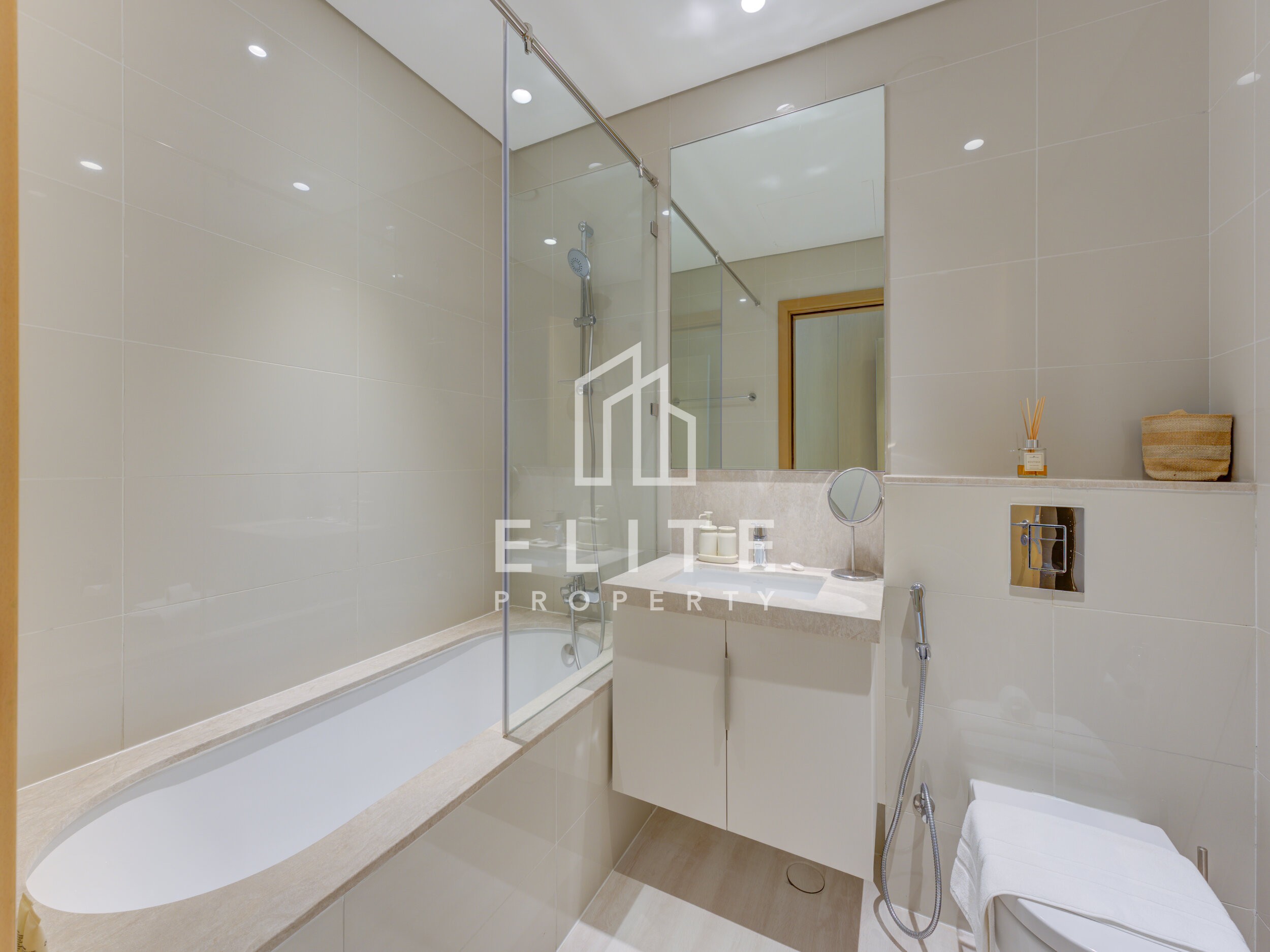 Luxury 2BR | Pool View | Direct Park Access & Mall