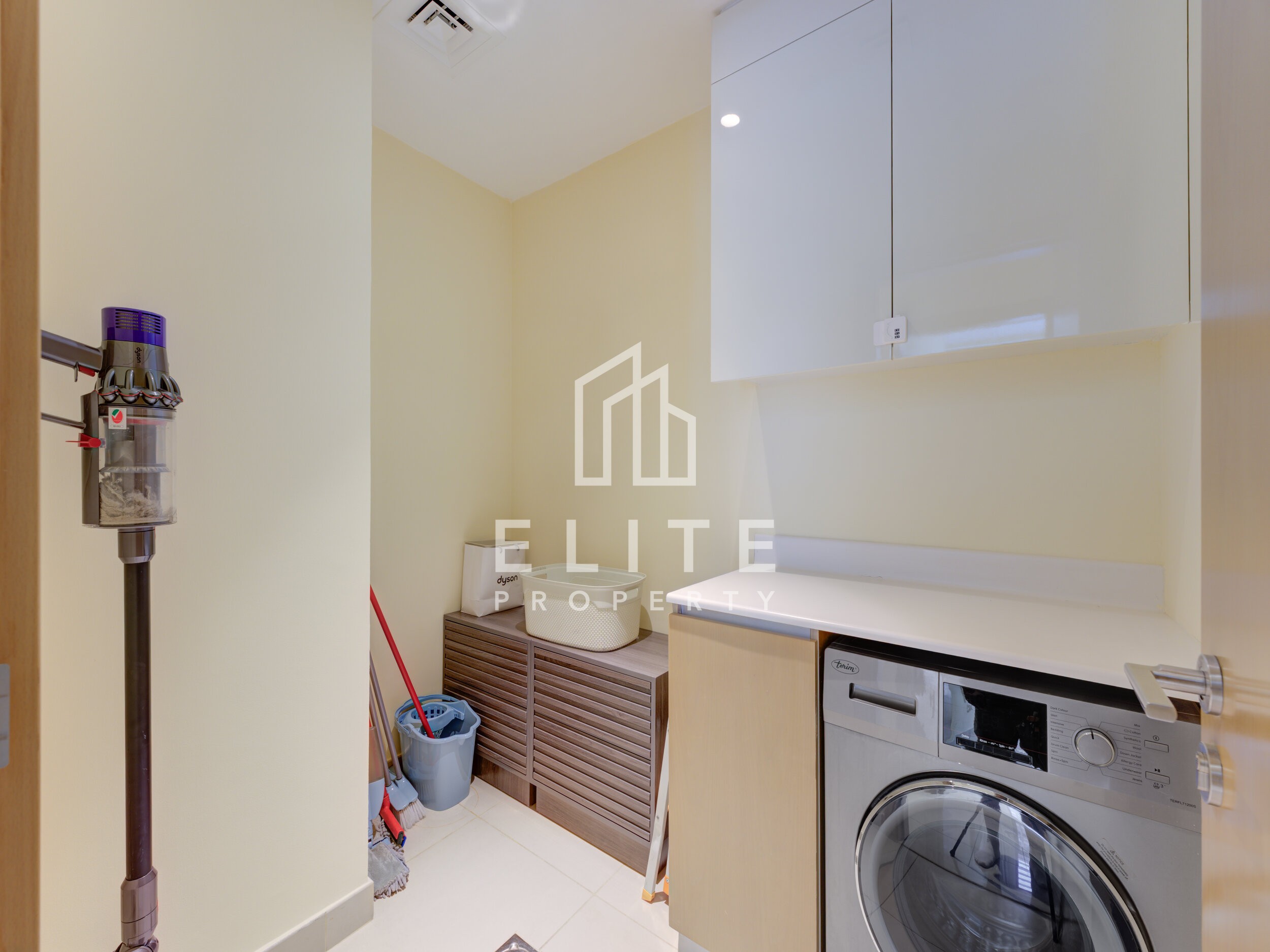 Luxury 2BR | Pool View | Direct Park Access & Mall