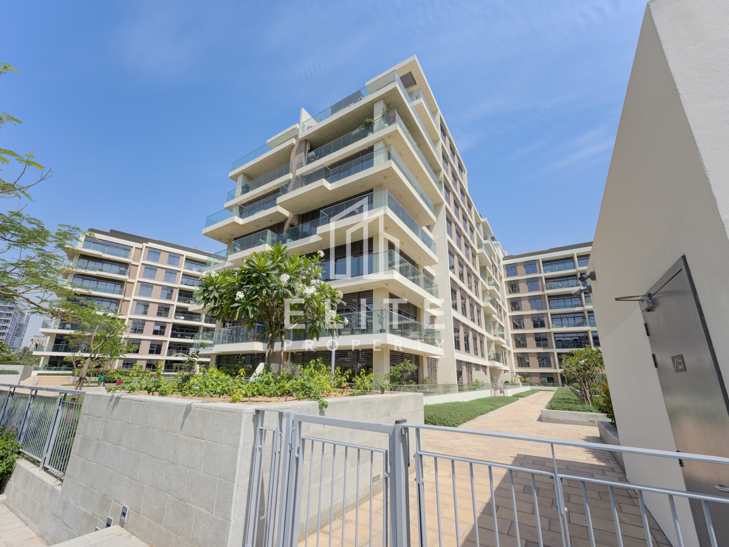 Luxury 2BR | Pool View | Direct Park Access & Mall