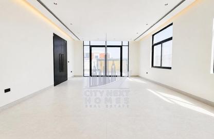 Villa - 5 - 5 for rent in Al Aweer 1 - Al Aweer - Dubai
