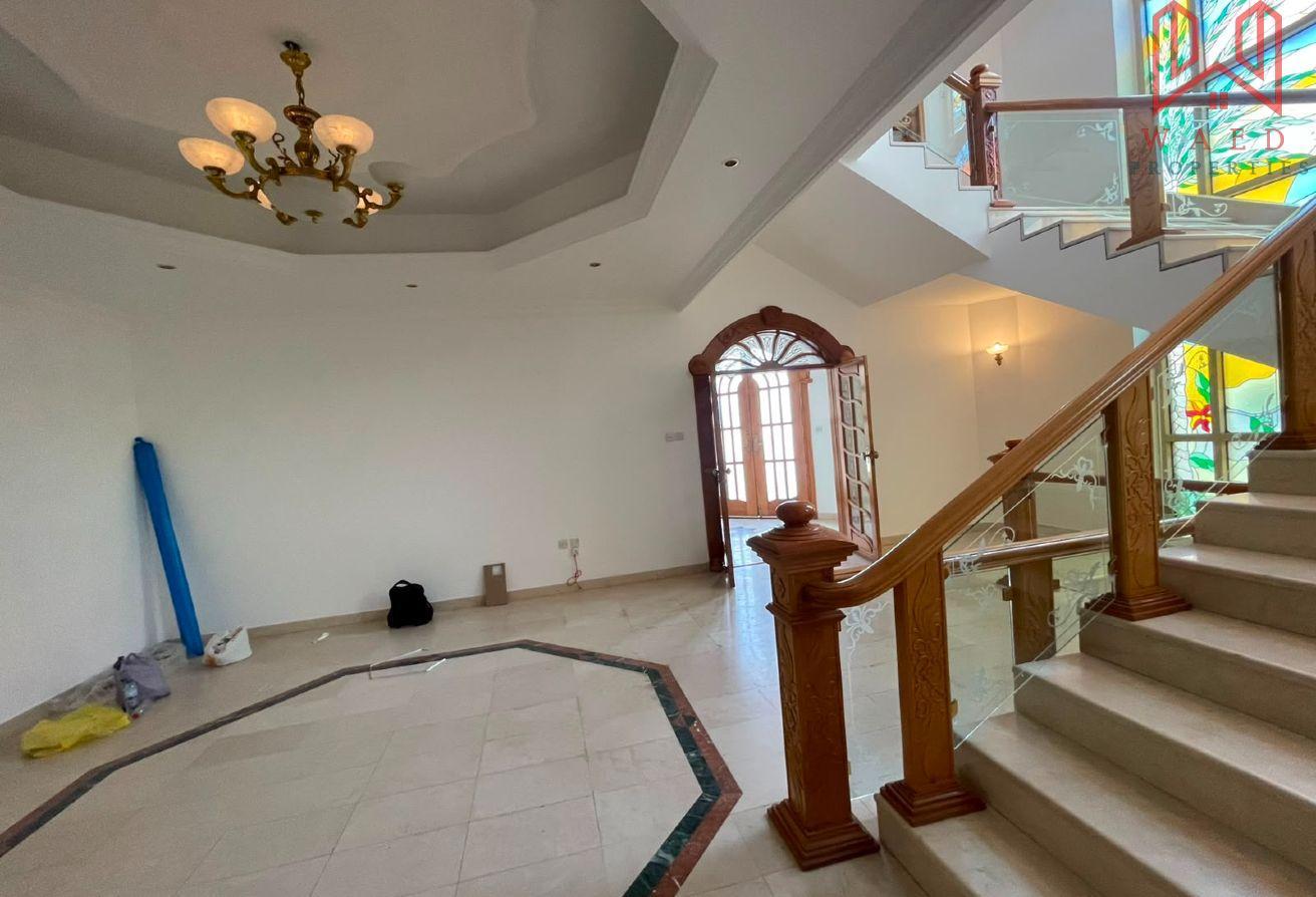 Exquisite 5-BR Villa for Rent | Private Garden photo 12