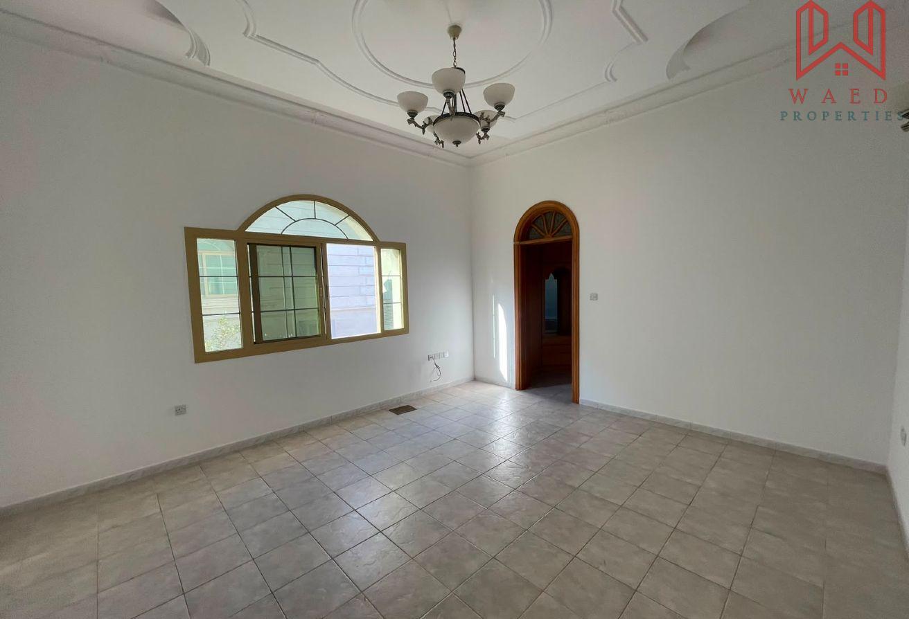 Exquisite 5-BR Villa for Rent | Private Garden photo 7