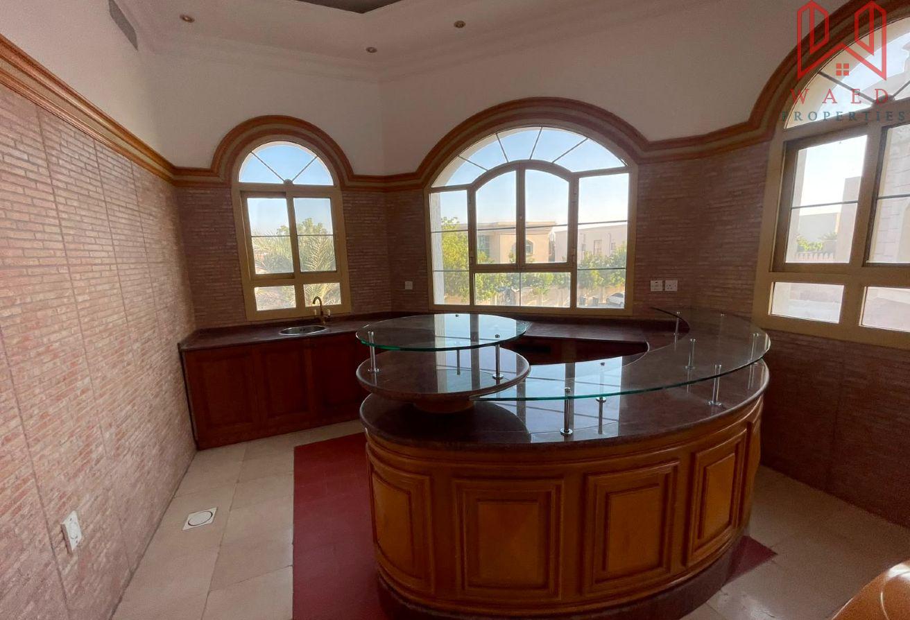 Exquisite 5-BR Villa for Rent | Private Garden photo 9