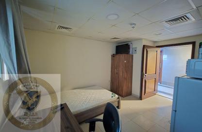Apartment - Studio - 1 Bathroom for rent in Al Qulaya'ah - Al Sharq - Sharjah
