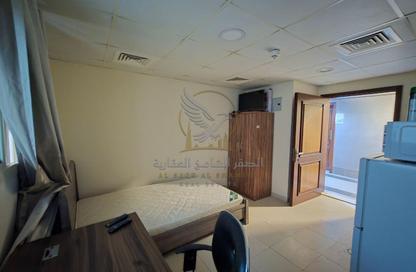 Apartment - Studio - 1 Bathroom for rent in Al Qulaya'ah - Al Sharq - Sharjah Apartment - Studio - 1 Bathroom for rent in Al Qulaya'ah - Al Sharq - Sharjah