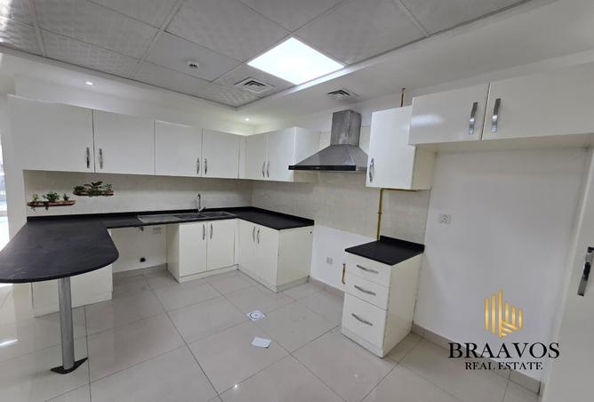 74242107 - Property Image 3