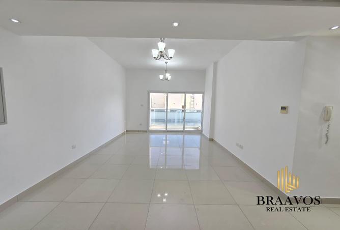 74242107 - Property Image 2