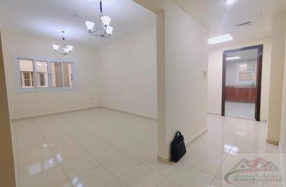 Apartment - 1 Bedroom - 2 Bathrooms for rent in Muwaileh 29 Building - Muwaileh - Sharjah
