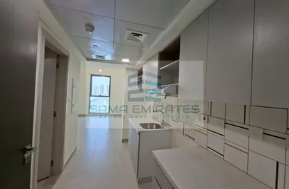 Apartment - 1 Bathroom for rent in Reeman Living - Al Shamkha - Abu Dhabi