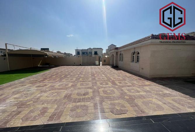 141927803 - Property Image 3