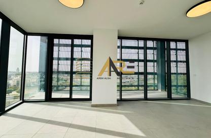 Apartment - 3 Bedrooms - 3 Bathrooms for rent in The Gate - Aljada - Sharjah