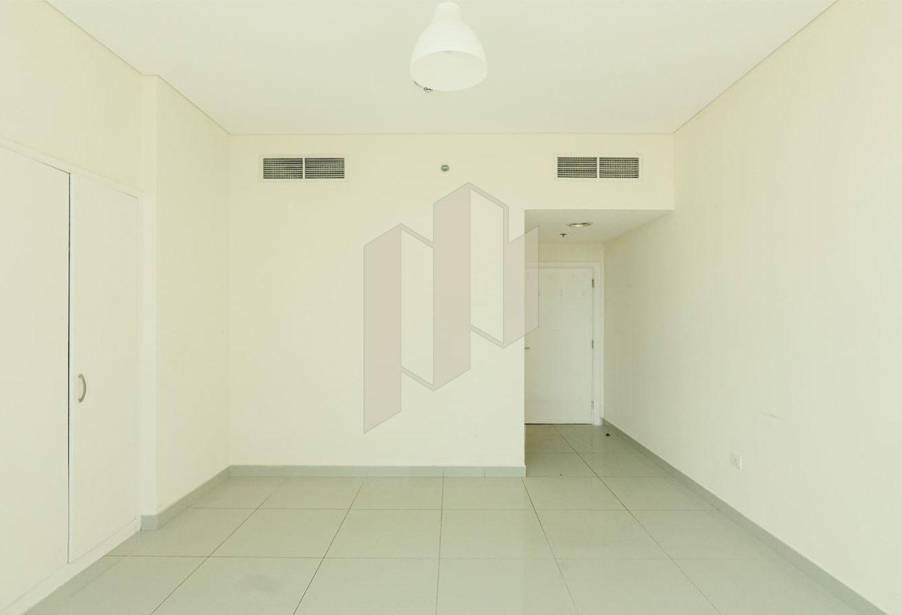 Demanded Unit ! | 6 Cheques | Spacious 1 BR photo 4