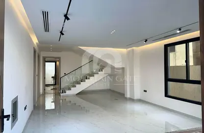 فيلا - 6 غرف نوم - 8 حمامات للايجار في الزاهية - عجمان