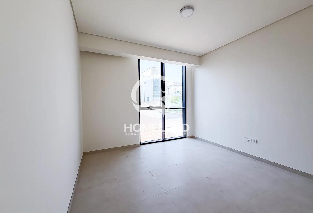 Park View | Brand New | Ready to Move | Single Row photo 10