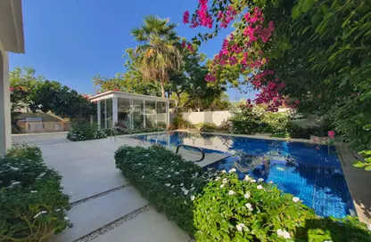 Villa - 5 Bedrooms - 6 Bathrooms for rent in Meadows 8 - Meadows - Dubai